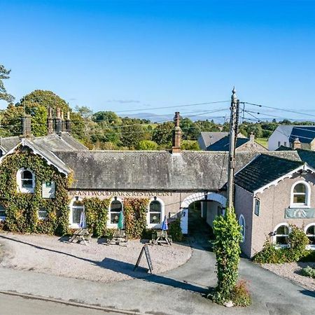 The Brantwood Hotel Penrith Buitenkant foto